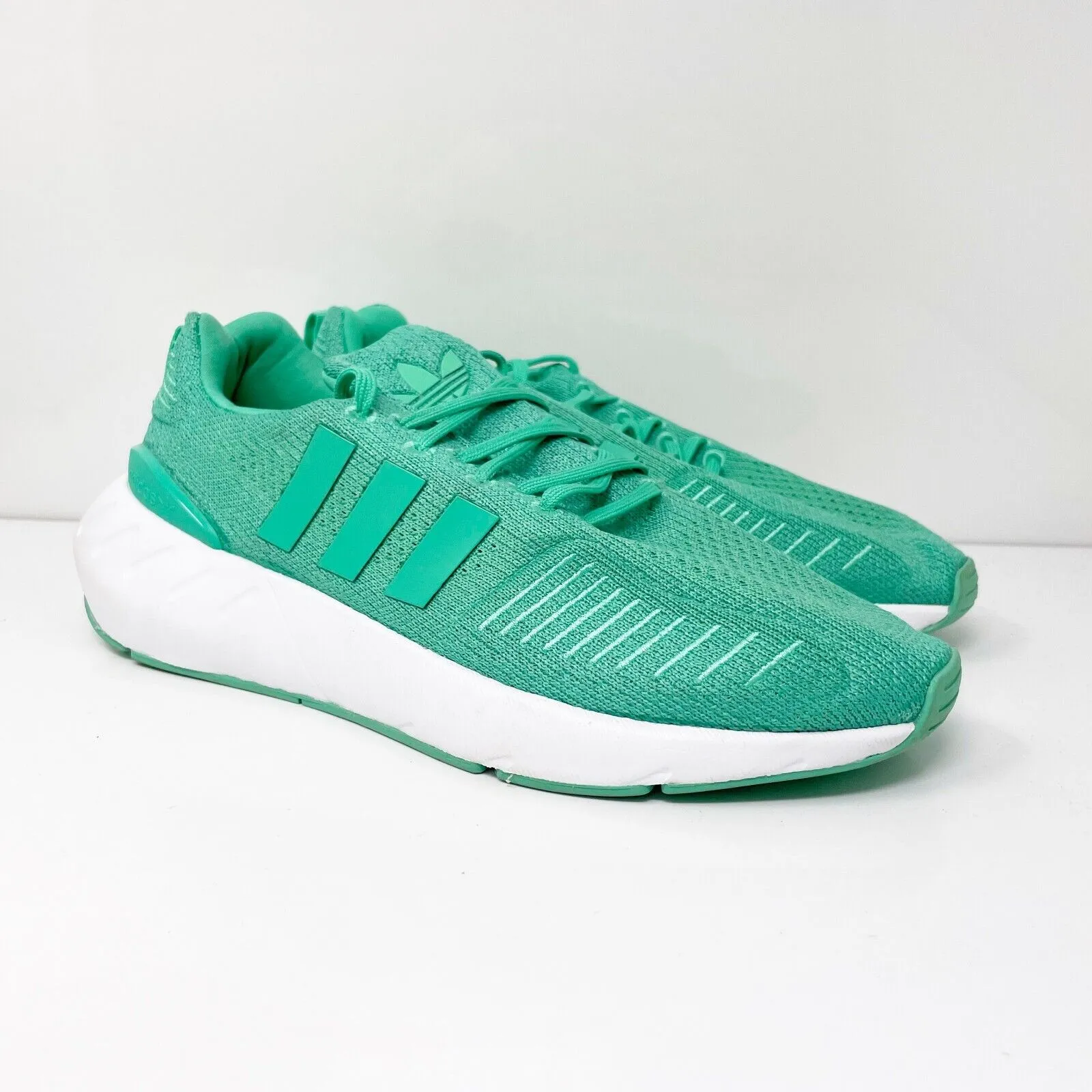 Adidas Womens Swift Run 22 GZ4977 Green Running Shoes Sneakers Size 8