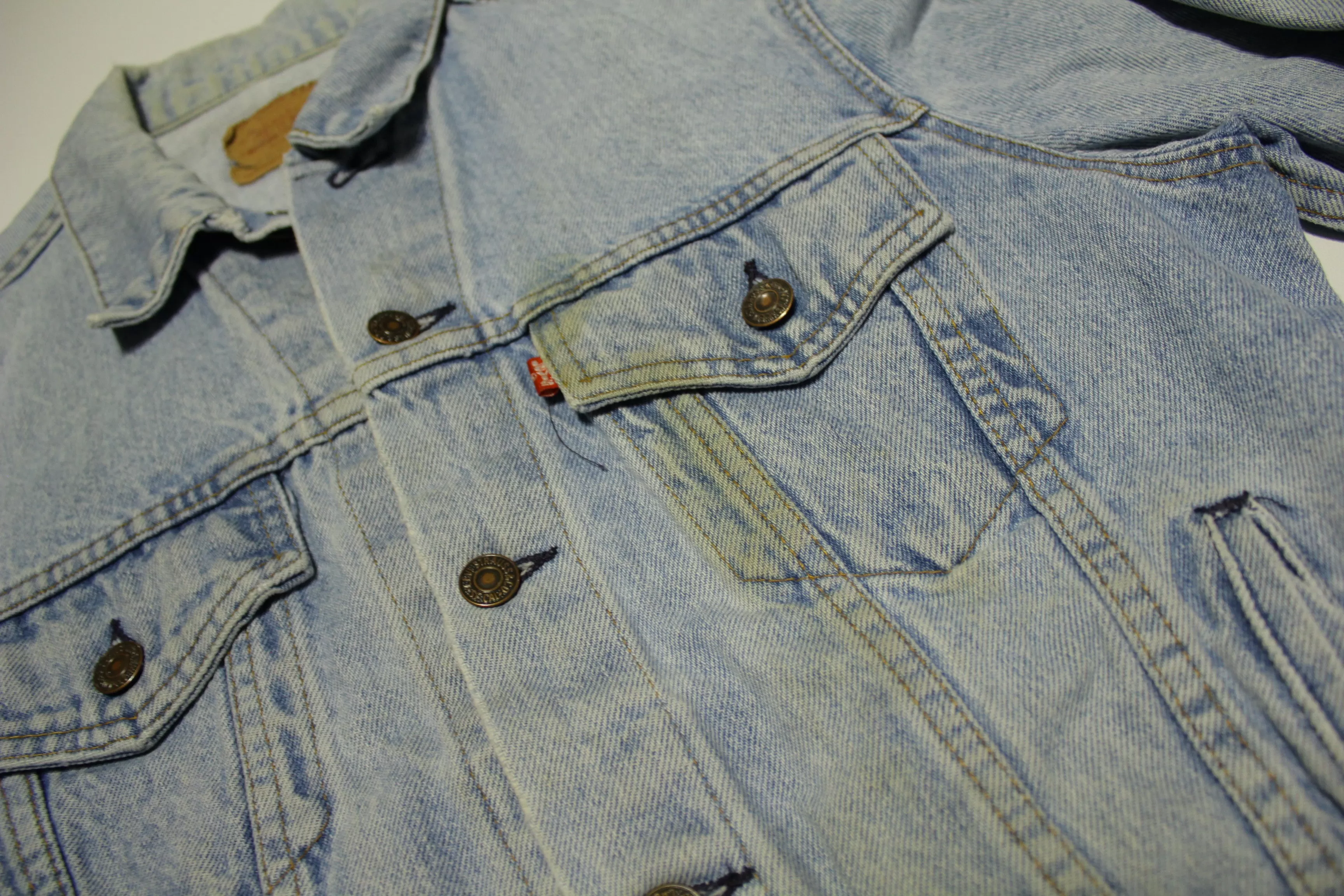 Levis 80's Vintage 70506-0214 4 Pocket Blue Jean Trucker Jacket