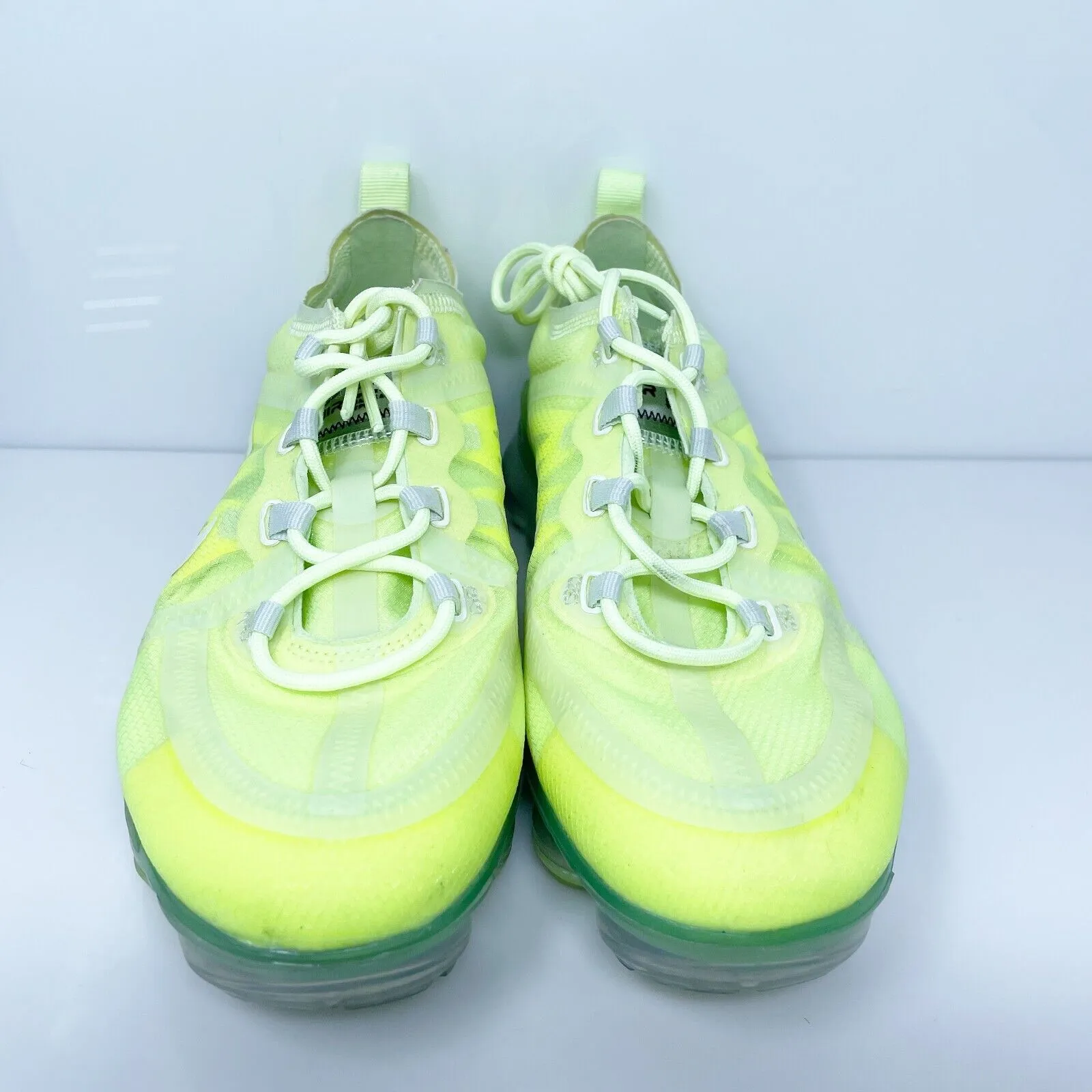 Nike Womens Air VaporMax 2019 AR6632-700 Green Running Shoes Sneakers Size 7.5